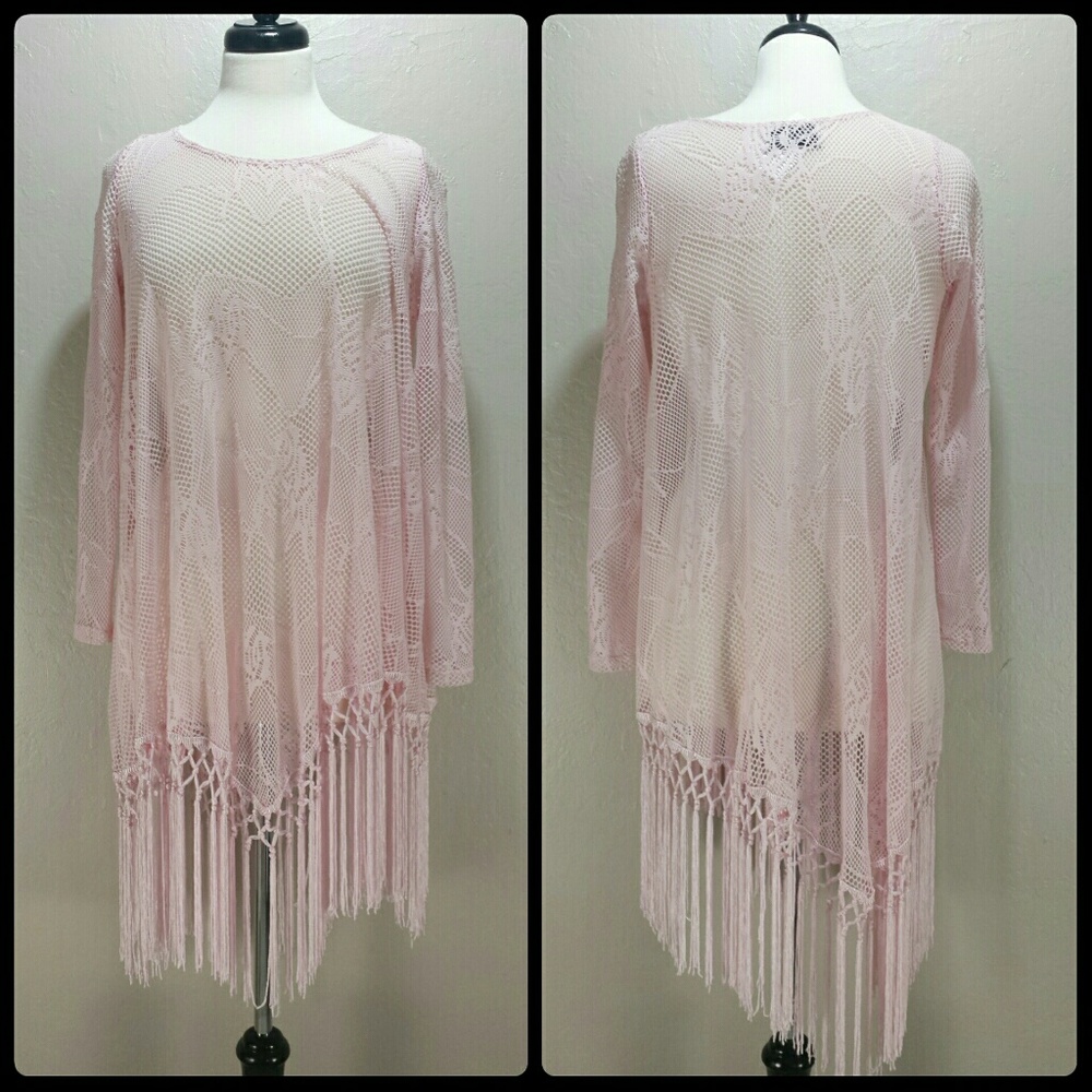 VAVA by JOY HAN lace top B01